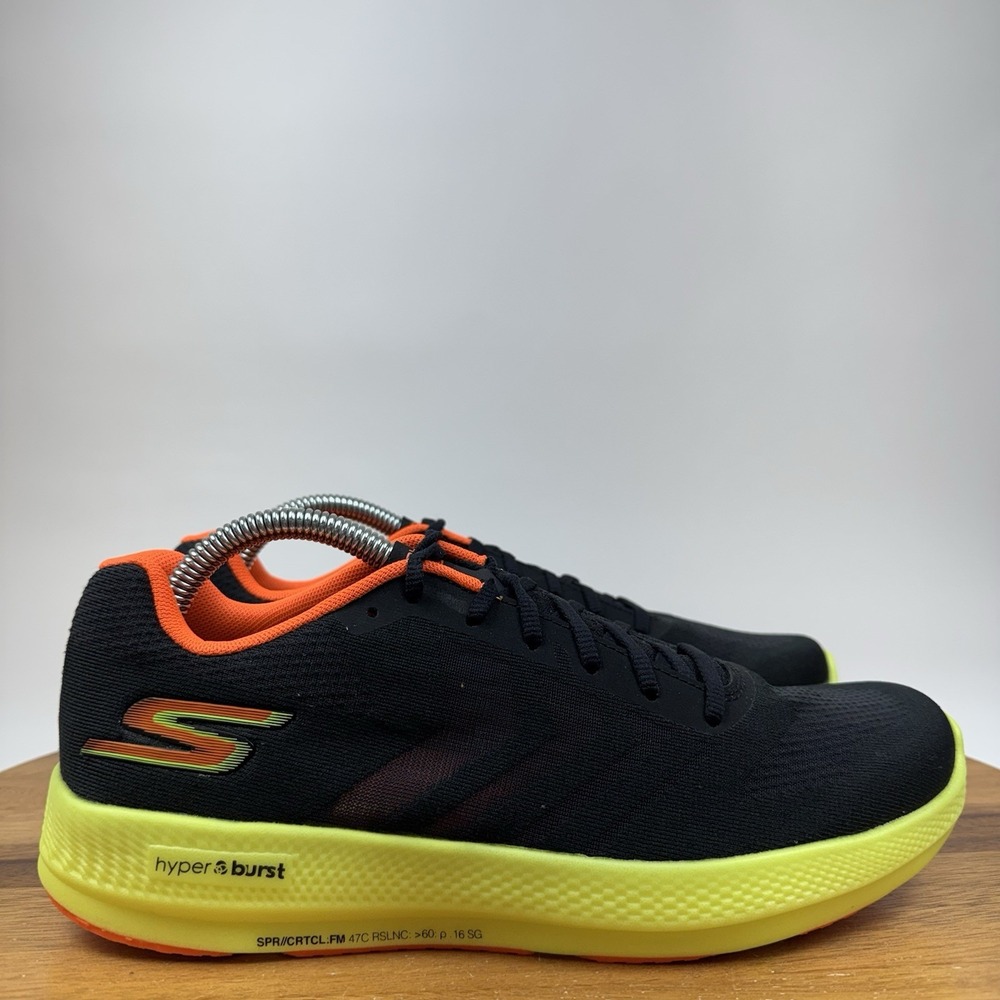 New NIB Womens Skechers Go Run Razor + Black Athletic Sneakers Shoes Size 9.5 M